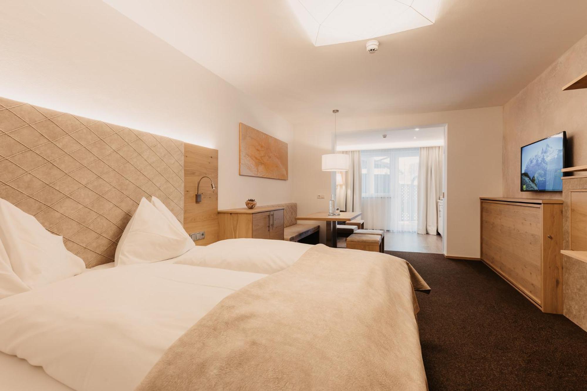 Suite Kristall Garten mit Terrasse